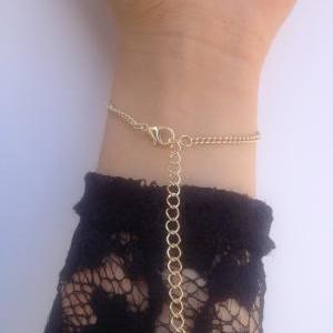 Rouelle Noir Handpiece: Hand-piece, Bracelet,..